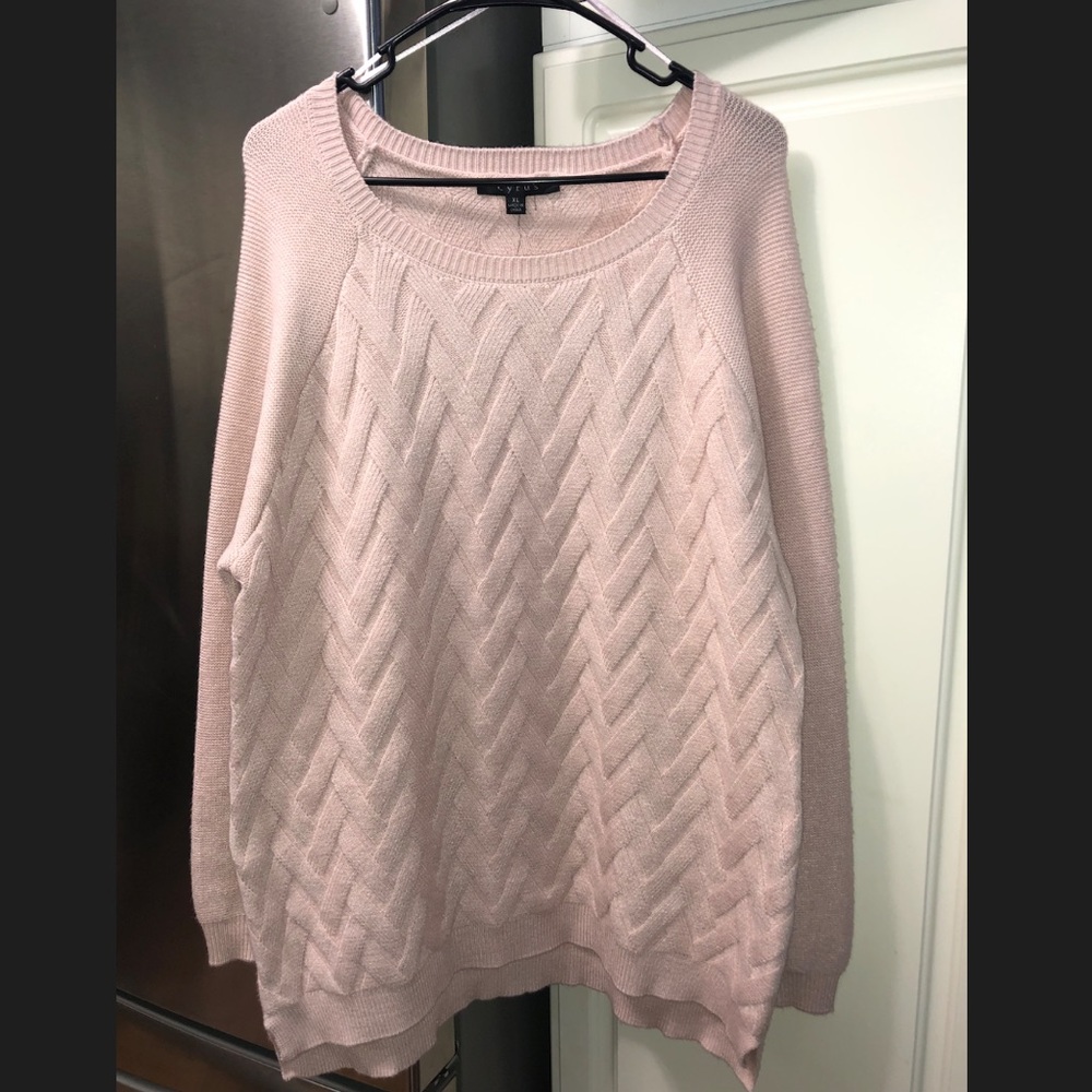 BEAUTIFUL LIGHT PINK CYRUS SWEATER😍❤️